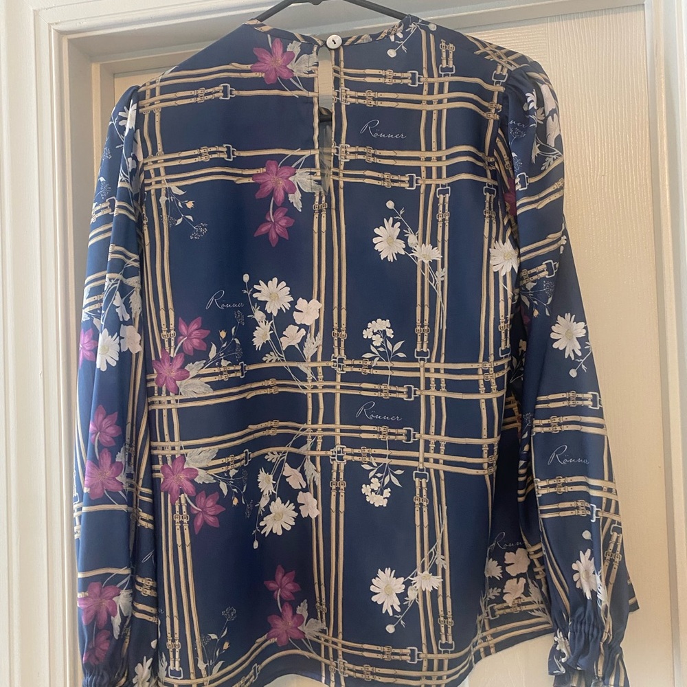 Floral Print Navy Blue Women's Top - Picture 2 of 4